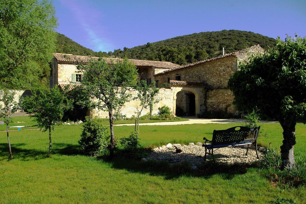 Le Mas De La Fontaine Bed and Breakfast Le Pegue Εξωτερικό φωτογραφία